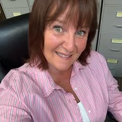 Profile photo of Julie DeYoung